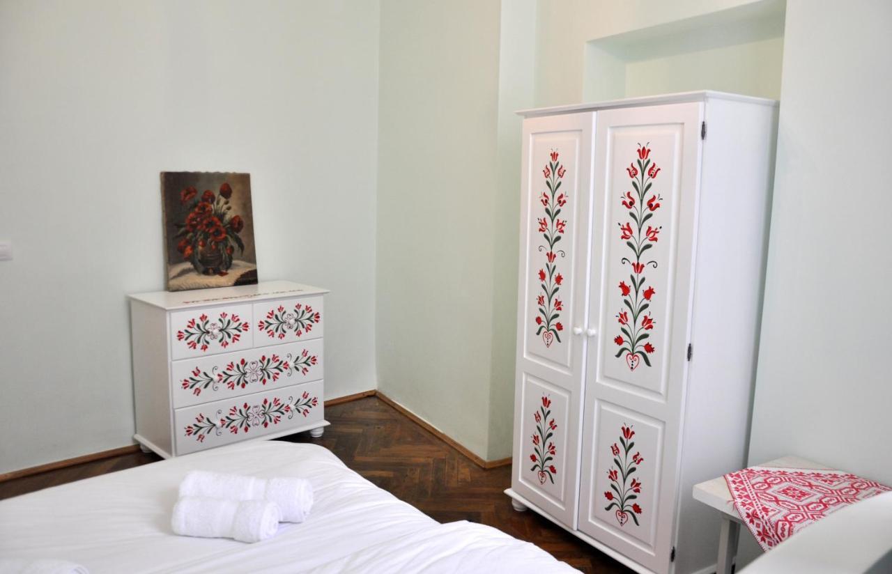 Black Gate - 2 Bedroom Apartment In The Heart Of Old Town With Free Private Secured Parking Brašov Exteriér fotografie